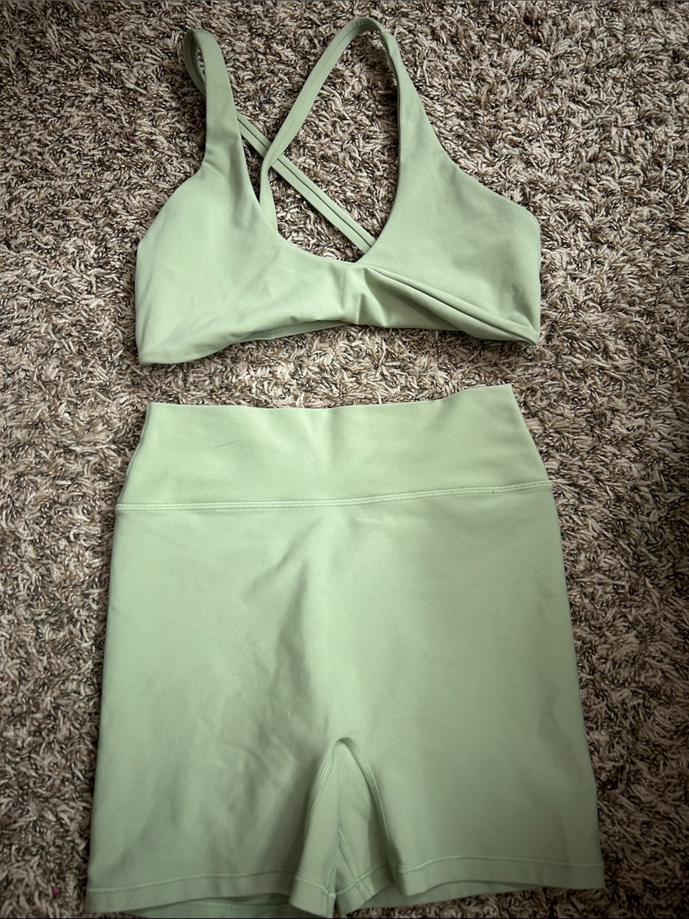 White Fox Active Sage Green Cross-Back Sports Bra & Bike Shorts Set Sz M